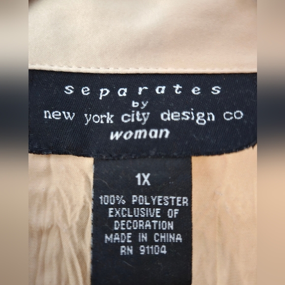 Tan Buttondown Blouse Ruffles Lace Lightweight Top Size 1X Bell Sleeves - Picture 5 of 5